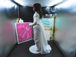 21 IN PORC DOLL WHITE SIDE